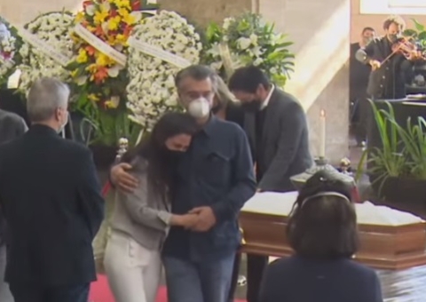 Familiares de Bruno Covas se despedem em velório na prefeitura; imagens