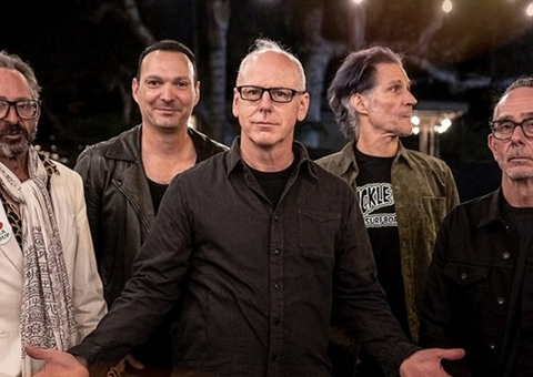 Sex Pistols cancela show no The Town; Bad Religion assume o palco