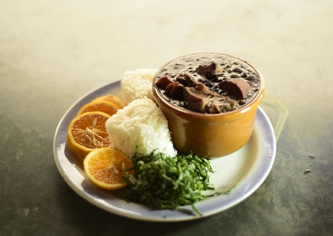 Feijoada beneficente movimenta Parque Municipal do Idoso neste sábado