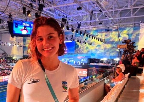 Beatriz Dizotti é ouro em natação na etapa de Barcelona do Mare Nostrum