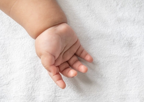 Bebê de cinco meses morre sufocado por tia embriagada na Cidade Nova