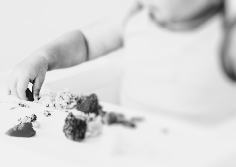 Bebê de 1 ano morre enquanto jantava em casa na AM-070