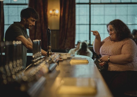 Mulher que inspirou 'Bebê Rena' pede indenização de R$ 893 milhões da Netflix