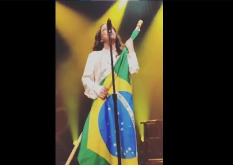 Bebel Gilberto pede desculpas e diz que vídeo em que samba sobre a bandeira foi editado