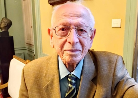 Morre Evanildo Bechara, um dos maiores gramáticos do Brasil e membro da ABL