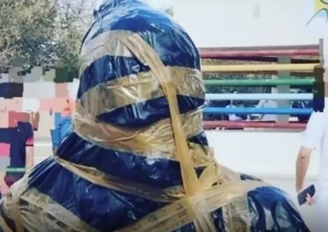 Ministério Público recomenda retirada de estátua de Daniel Alves em cidade da Bahia