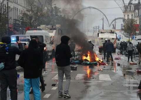 Veja imagens de confusão em Bruxelas após Bélgica perder para o Marrocos na Copa