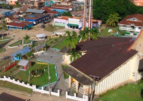 Fardamento para secretarias de Benjamin Constant custa R$ 238 mil