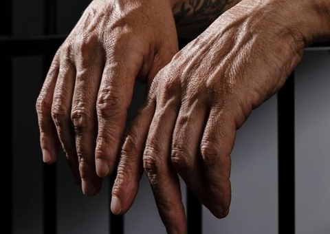 Homem é preso com drogas e arma durante operação em Manaus 