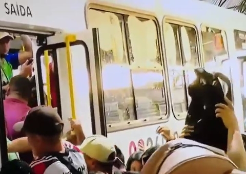 Segundo dia de greve dos rodoviários causa caos em terminais e paradas de ônibus em Manaus