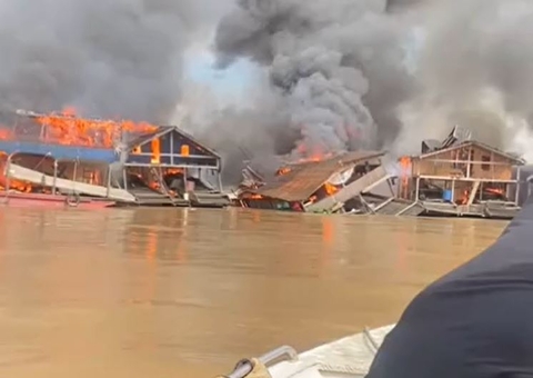 Rodovia AM-230 é bloqueada por garimpeiros após PF destruir 50 balsas em Humaitá