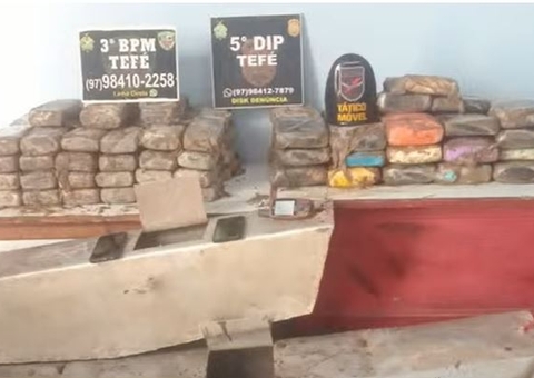 Piratas de rio são presos como 100 kg de drogas escondidos em canoa em Tefé