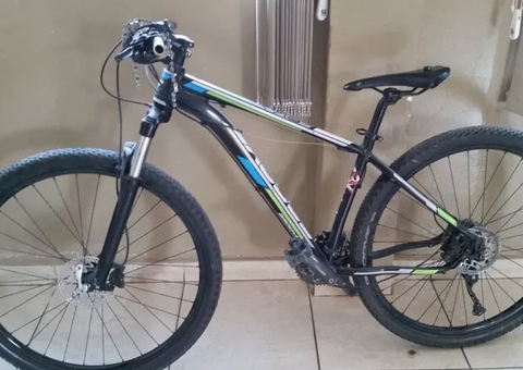 Homem furta bicicleta, é assaltado e ainda leva facada de dupla em moto