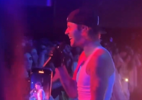 Vídeos: Justin Bieber volta aos palcos em casamento de bilionário indiano