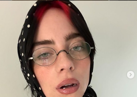 Billie Eilish revela que gosta de se masturb4r em frente ao espelho