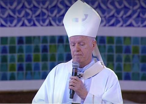 Arcebispo manda recado ousado para Bolsonaro: 'Para ser pátria amada, não pode ser armada'