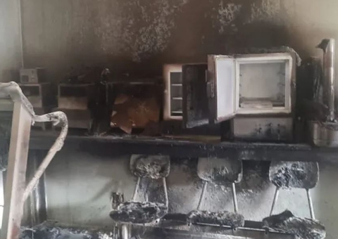 Laboratório da UEA pega fogo e universitária vai parar no hospital no Amazonas