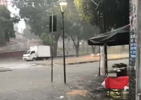 Manaus registra em um dia chuva prevista para todo o mês de julho