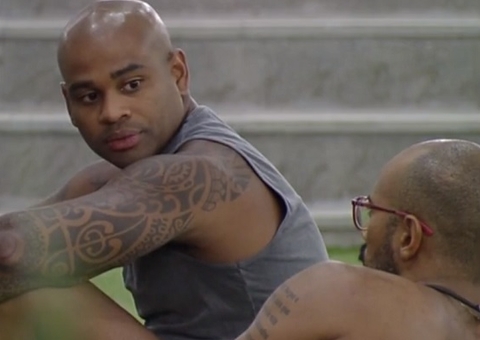 Cezar Black coloca Alface contra a parede: 'vai me puxar pro paredão?'