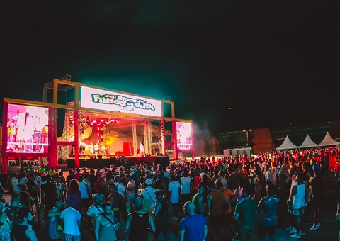 Bloco Filhos da Guta agita terça-feira de Carnaval no Centro de Manaus