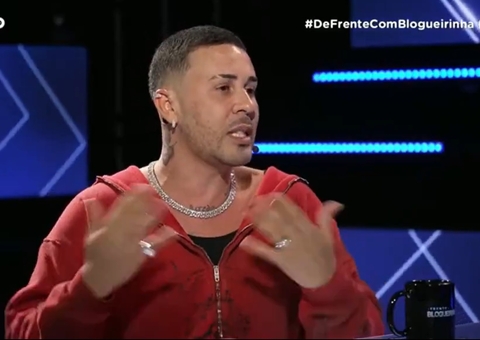 Na Blogueirinha, Carlinhos Maia se irrita com termo 'viado' e comparação com Felipe Neto: 'sabe tudo'
