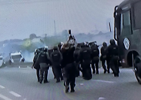 Torcida do Atlético-MG fura bloqueios em rodovia no caminho para São Paulo