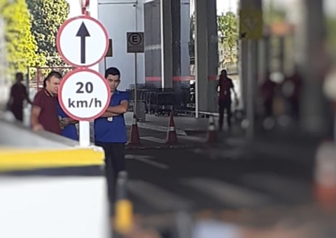 Polícia identifica homem crivado de balas no estacionamento do Atack em Manaus
