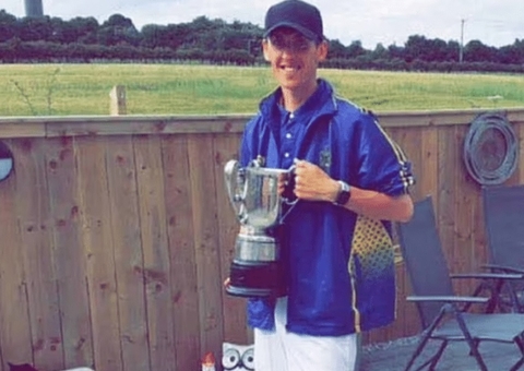 Jogador de boliche de 21 anos passa mal, descobre câncer e morre 3 dias depois