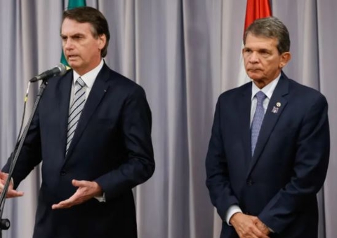 Ações da Petrobras despencam após Bolsonaro trocar comando da estatal