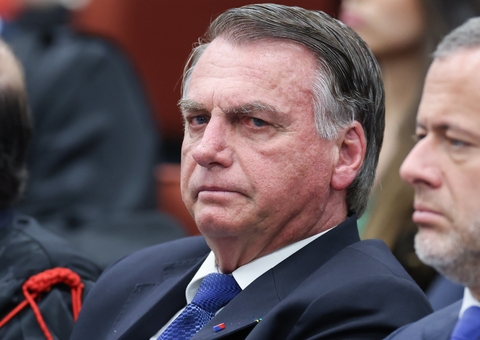 Bolsonaro pede prisão domiciliar humanitária ao STF