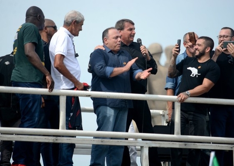 Governo terá que explicar sigilo de 100 anos em processo de Pazuello