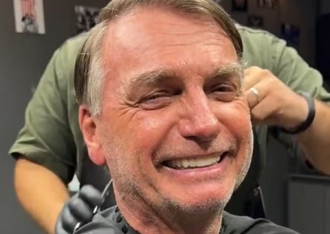 Bolsonaro ironiza PF e indiciamento sobre golpe: 'uma piada'