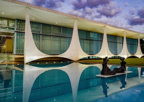 PF vai interrogar Bolsonaro após achar documentos e bens em cofre no Alvorada