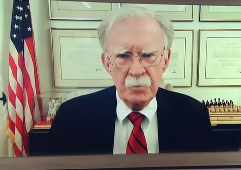 FBI faz busca na casa de John Bolton, ex-conselheiro de Donald Trump