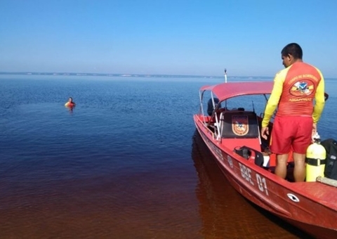 Bombeiros fazem buscas por PM que desapareceu enquanto pescava no Amazonas