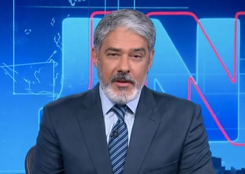 William Bonner desmente boato de demissão da Globo e anuncia férias no Jornal Nacional