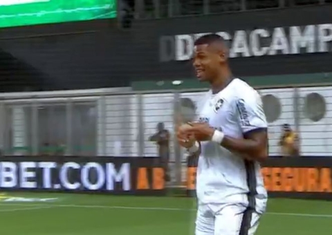 Botafogo vence América e dificulta ainda mais a vida de rivais pelo título