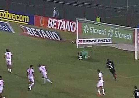 Botafogo derrota Bangu e só goleada do Flu em clássico o tira da liderança