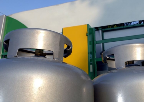 PEC 16 propõe aumento do vale-gás e 'voucher caminhneiro'; Confira