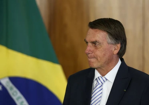 'Lamento qualquer morte por motivação estúpida', diz Bolsonaro após morte de petista