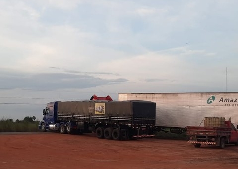 BR-174 tem trecho bloqueado por caminhoneiros em protesto pró-Bolsonaro