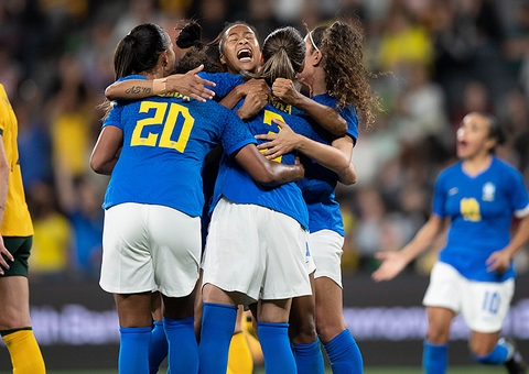 Brasil supera derrota e empata contra Austrália em 2º amistoso