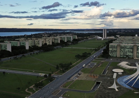 Governo propõe 9% de reajuste salarial para servidores, diz categoria