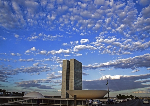 Sem coligações, CCJ do Senado aprova PEC da reforma eleitoral