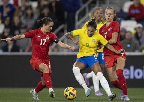 Em jogo contra Brasil, seleção do Canadá protesta por igualdade salarial