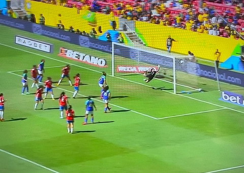 Seleção se despede do Brasil com festa e goleada antes de embarque para a Copa