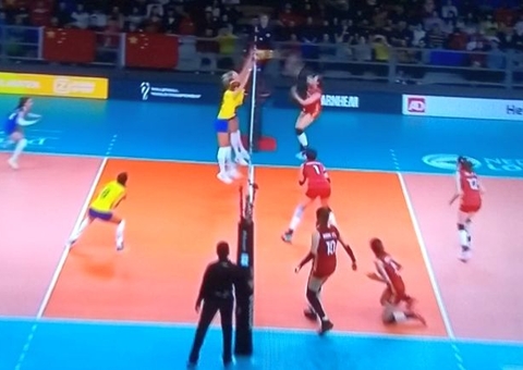 Brasil joga bem e derrota China no Mundial de Vôlei feminino