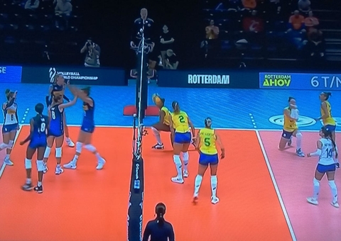 Brasil vence Itália de virada quando perdia por 2 a 1