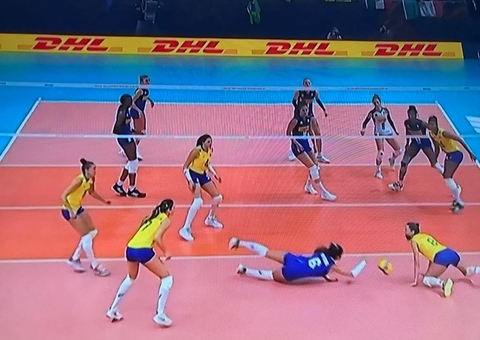 Brasil derrota Itália de novo e está na final contra a Sérvia