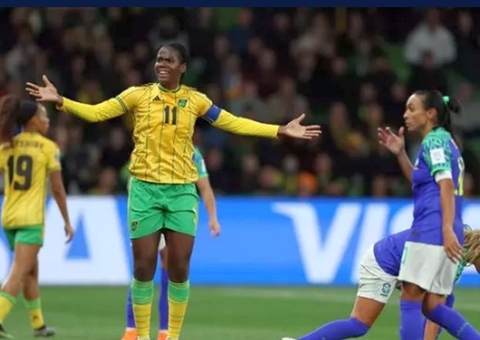 Brasil faz sua campanha mais decepcionante, e sonho de Marta acaba